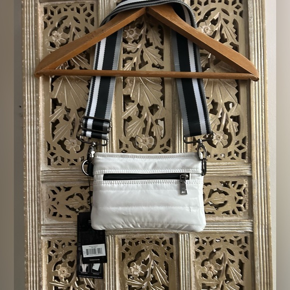 New THINK ROYLN Bum & Crossbody bag w/2 Fashion Straps white color Gift ideas - Picture 3 of 8